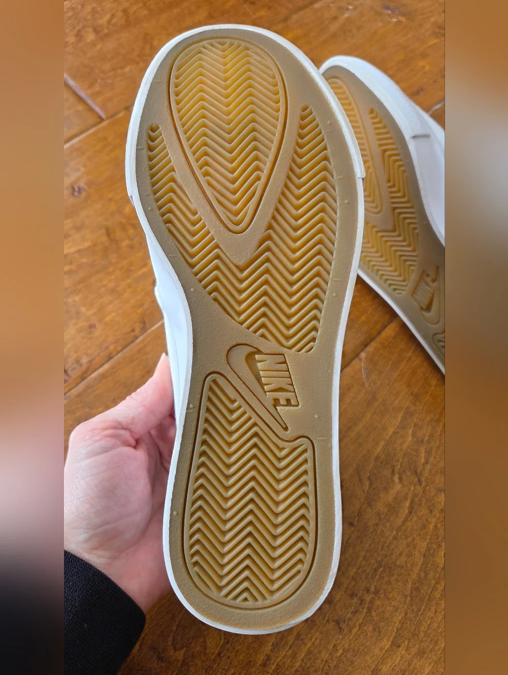 Nike Womens Size 6 White Court Royale AC Canvas Slip On Shoes BQ9138-100